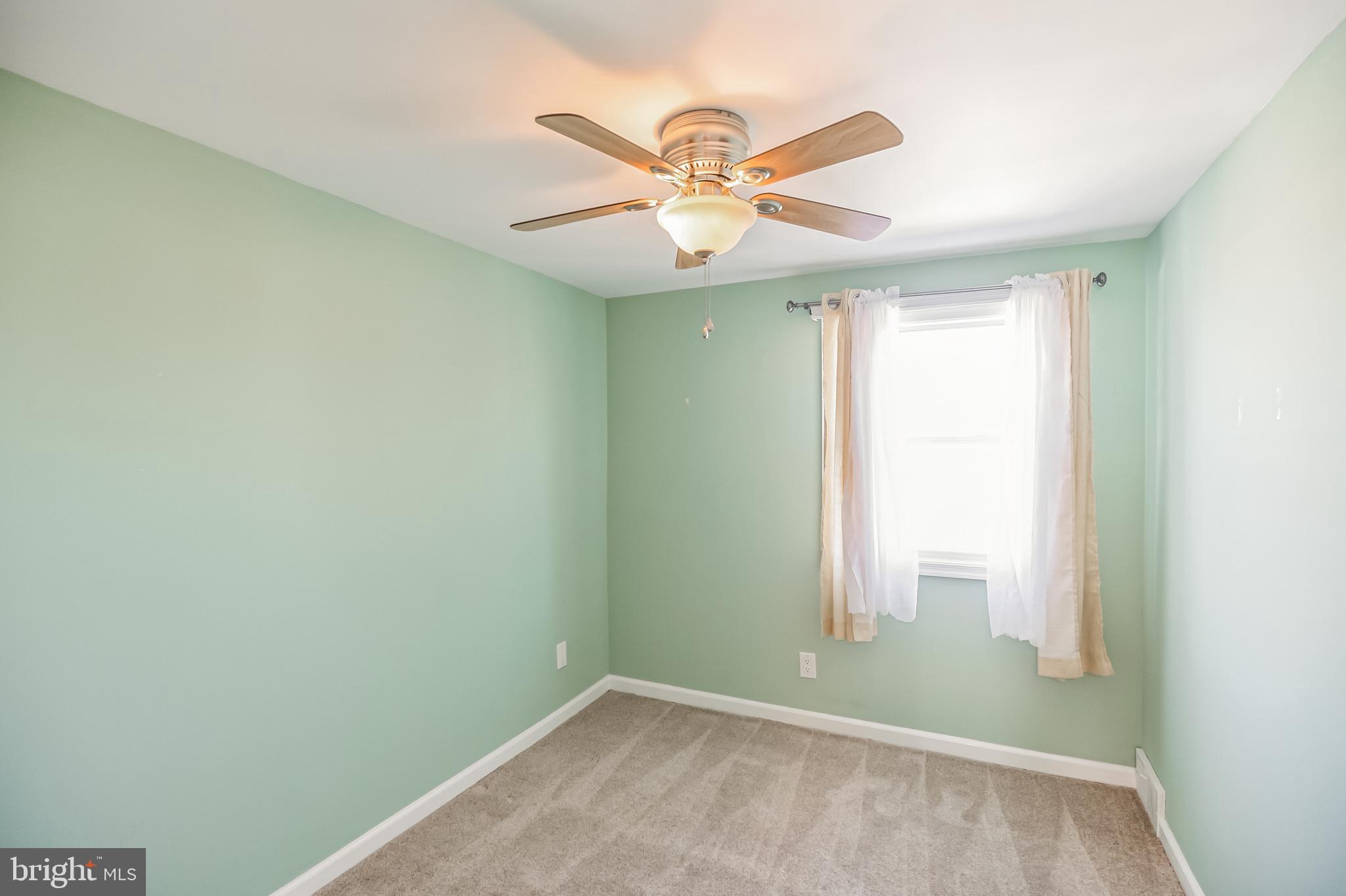 12458 Balston Road Philadelphia, PA 19154 - Photo 15 of 25
