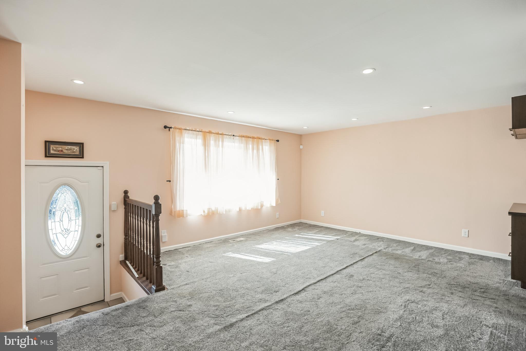 12458 Balston Road Philadelphia, PA 19154 - Photo 3 of 25