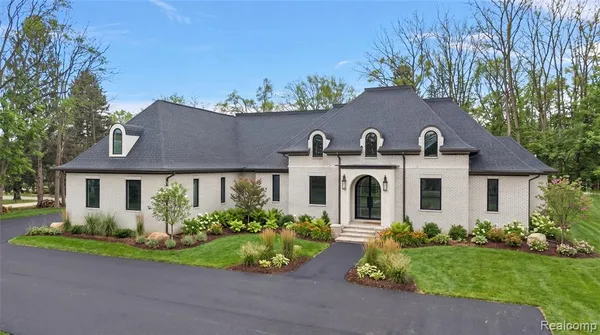 $1,885,000 | 5560 Sheldon Road, Rochester, MI 48306