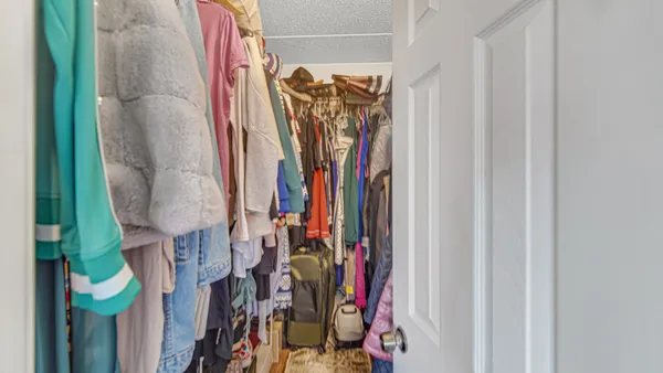 $170,000 | 18216 Lange Street, Unit 2E, Lansing, IL 60438