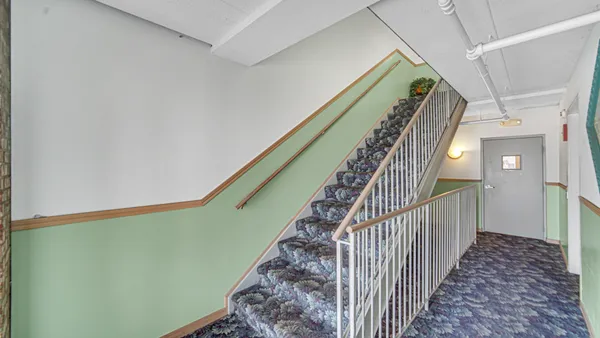 $170,000 | 18216 Lange Street, Unit 2E, Lansing, IL 60438