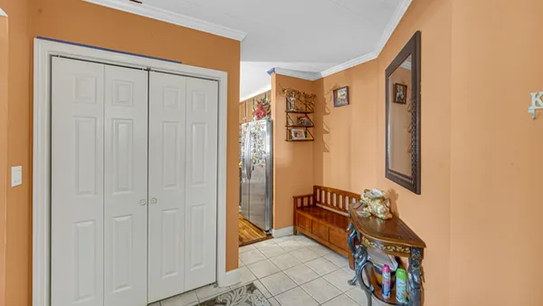 $170,000 | 18216 Lange Street, Unit 2E, Lansing, IL 60438