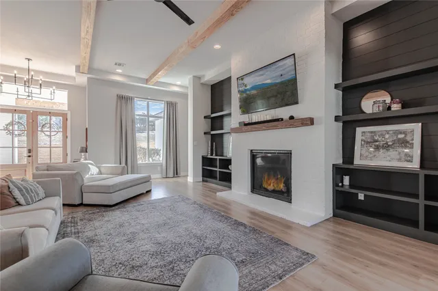 $1,199,000 | 105 Taylor Crk Way, Liberty Hill, TX 78642