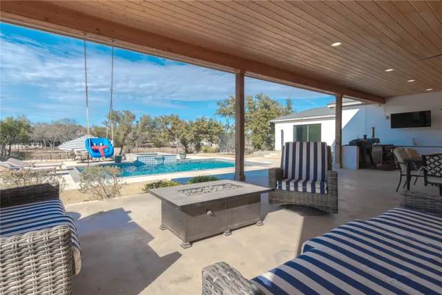 $1,199,000 | 105 Taylor Crk Way, Liberty Hill, TX 78642