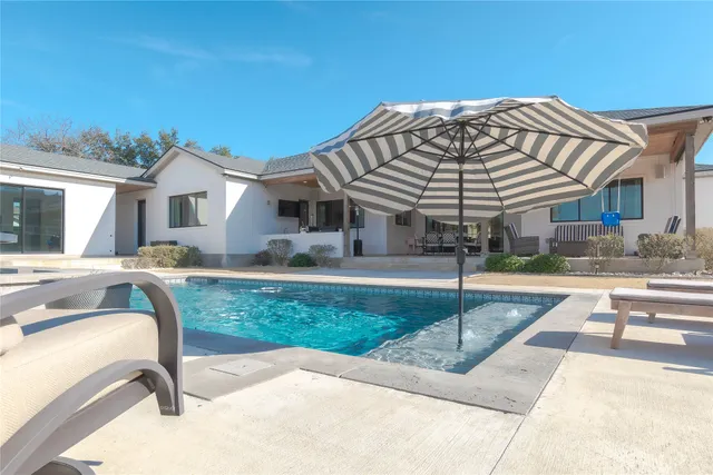 $1,199,000 | 105 Taylor Crk Way, Liberty Hill, TX 78642