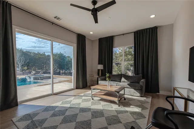 $1,199,000 | 105 Taylor Crk Way, Liberty Hill, TX 78642