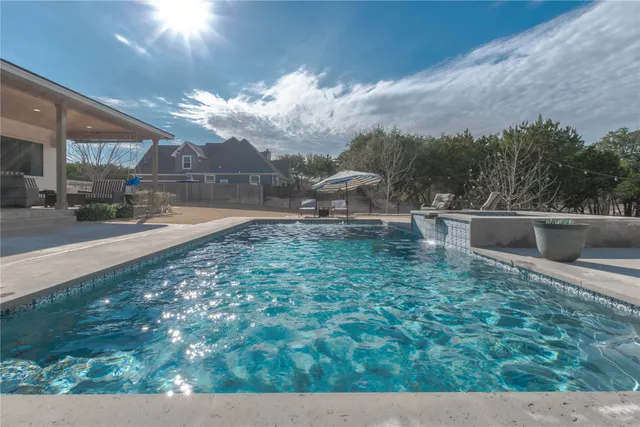 $1,199,000 | 105 Taylor Crk Way, Liberty Hill, TX 78642