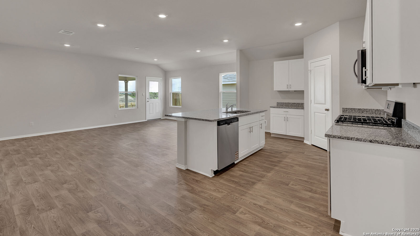 317 Hodges Street Lockhart, TX 78656 - Photo 11 of 34