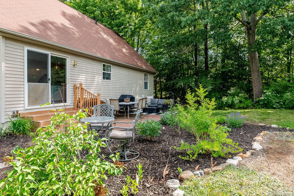 47 Fox Ridge Drive Berwick, ME 03901 - Photo 36 of 43 Side yard/patio