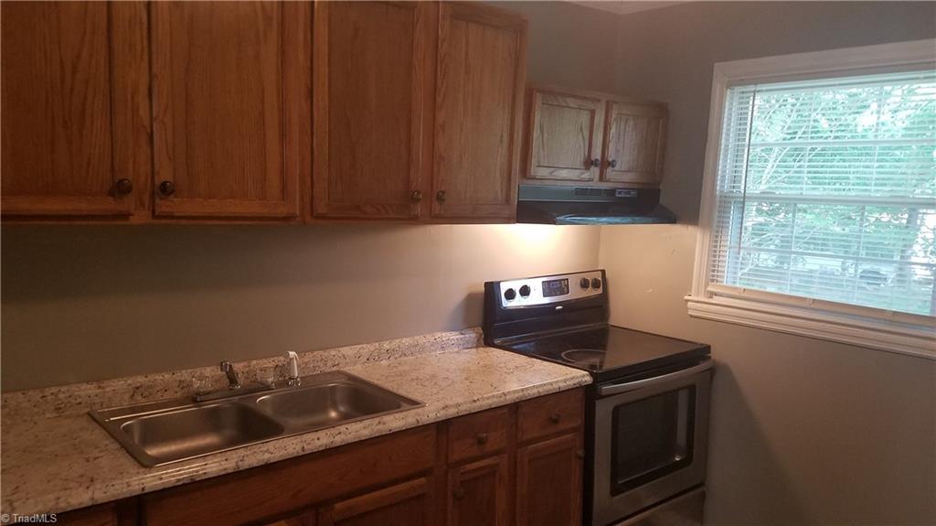 1303 Robin Road Eden, NC 27288 - Photo 4 of 13 Gallery Image 4