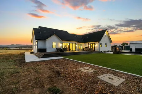 $2,495,000 | 15400 Seymour Avenue, San Martin, CA 95046