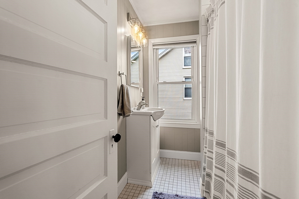 175 Lothrop Street Beverly, MA 01915 - Photo 26 of 39 Gallery Image 26