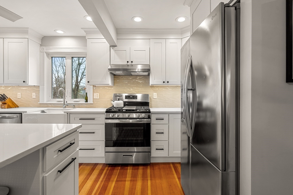 175 Lothrop Street Beverly, MA 01915 - Photo 10 of 39 Gallery Image 10