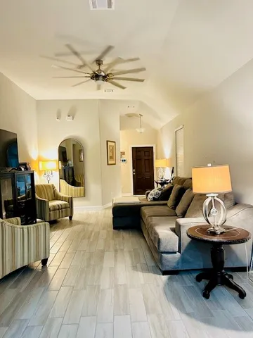 $1,900 | 25131 Calvary Charge, Magnolia, TX 77355