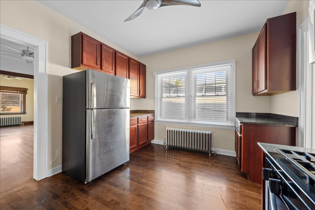 913 Green Bay Road, Unit 2N Winnetka, IL 60093 - Photo 7 of 14