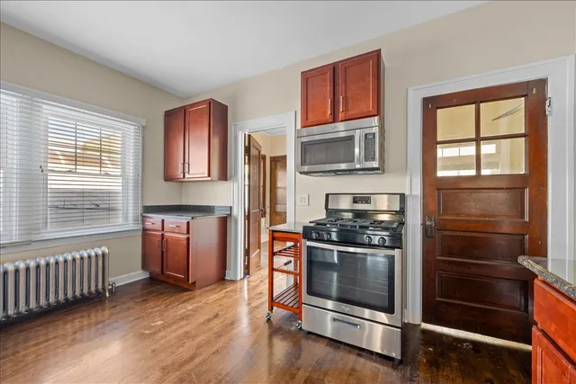 $2,000 | 913 Green Bay Road, Unit 2N, Winnetka, IL 60093