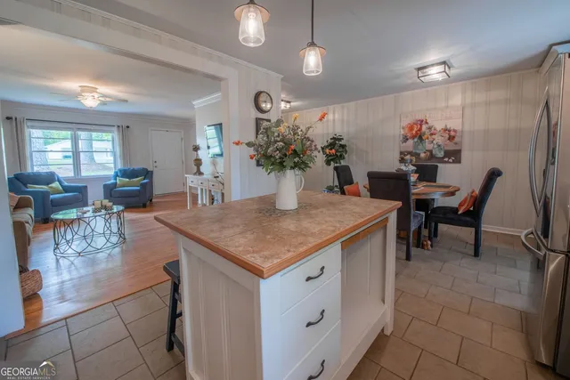 $2,200 | 180 Sherwood Drive, Athens, GA 30606