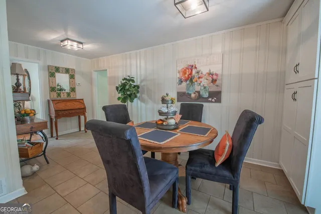 $2,200 | 180 Sherwood Drive, Athens, GA 30606