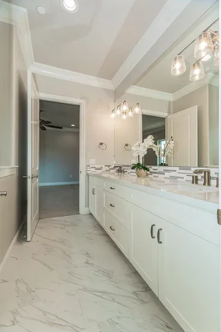 a view of a multi story building