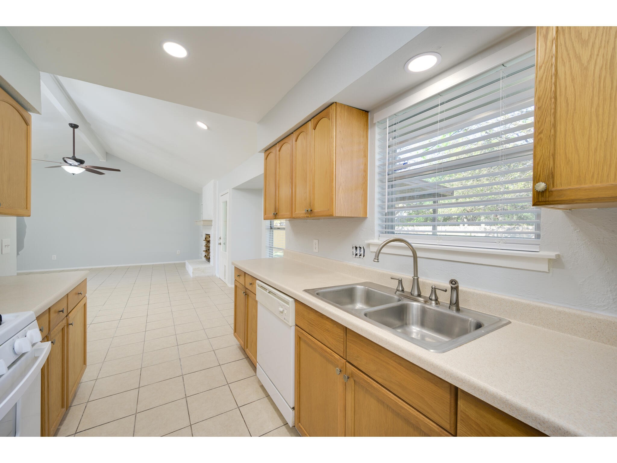 2104 Magazine Street Austin, TX 78727 - Photo 13 of 29