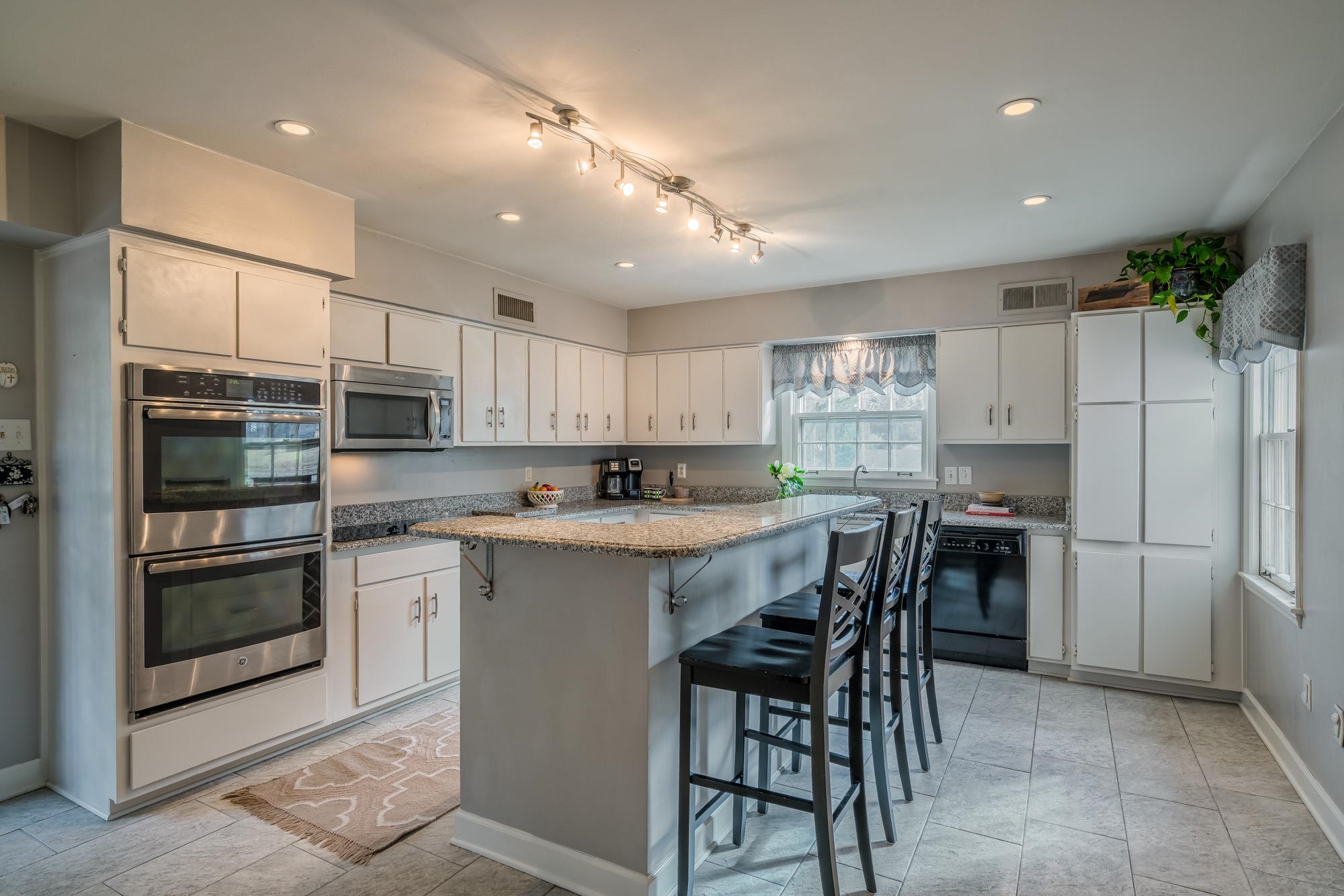 1360 Hayne Road Memphis, TN 38119 - Photo 10 of 25 Gallery Image 10