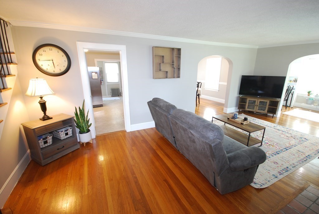 39 Rencelau Street Springfield, MA 01118 - Photo 5 of 42