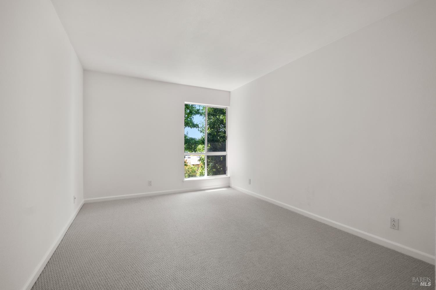 1540 Center Road, Unit 381 Novato, CA 94947 - Photo 28 of 32