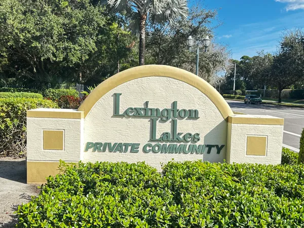$264,900 | 3031 Southeast Lexington Lakes Drive, Unit 204, Stuart, FL 34994