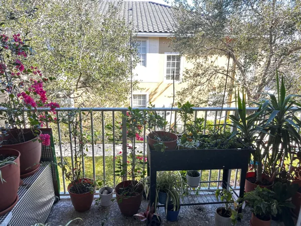 $264,900 | 3031 Southeast Lexington Lakes Drive, Unit 204, Stuart, FL 34994
