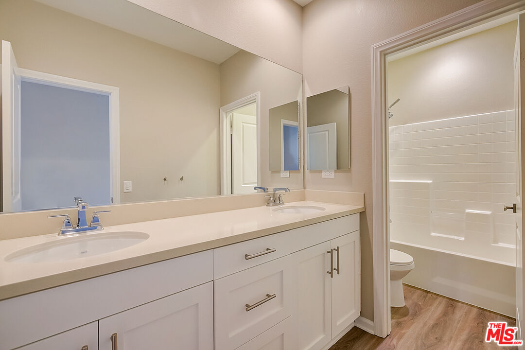 27261 Pascal Pl. Santa Clarita, CA 91350 - Photo 32 of 35