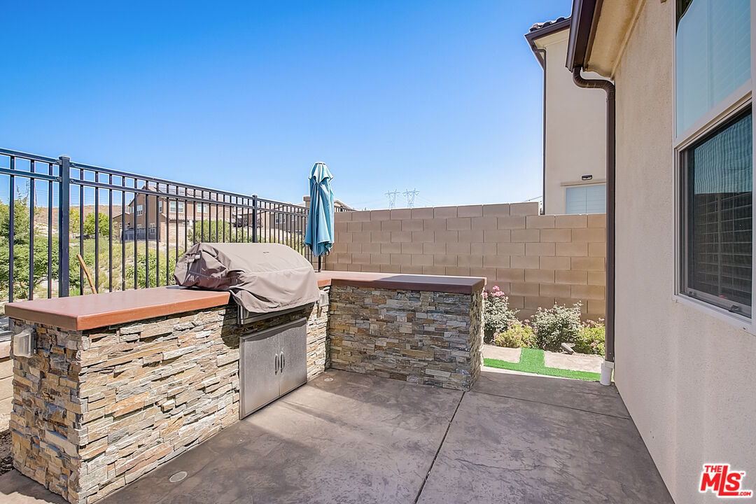 27261 Pascal Pl. Santa Clarita, CA 91350 - Photo 33 of 35