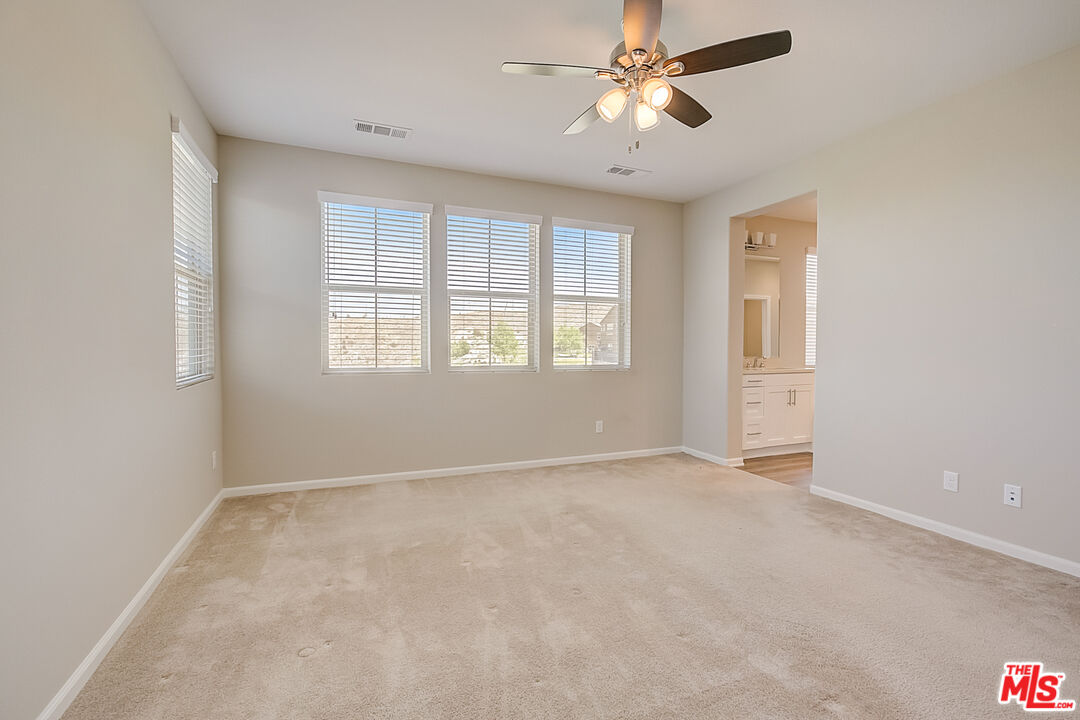 27261 Pascal Pl. Santa Clarita, CA 91350 - Photo 9 of 35