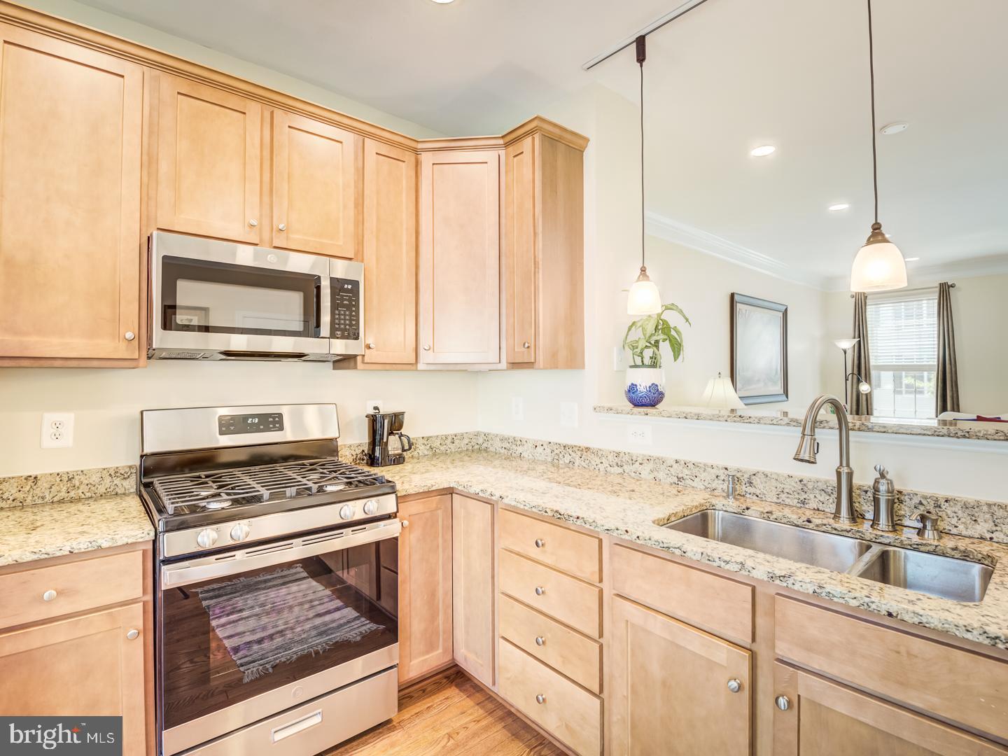 25114 Monteith Terrace Chantilly, VA 20152 - Photo 12 of 58