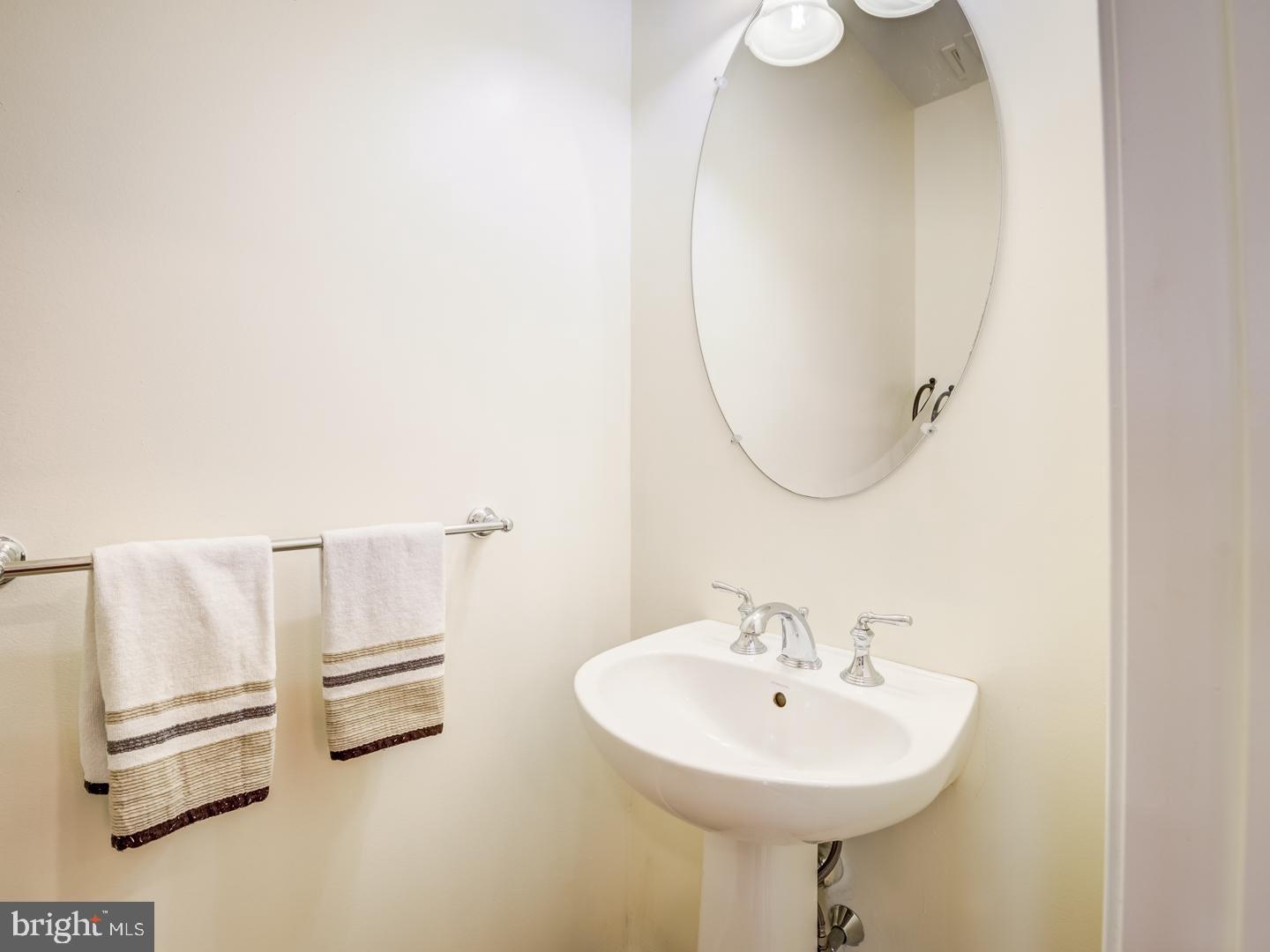 25114 Monteith Terrace Chantilly, VA 20152 - Photo 33 of 58