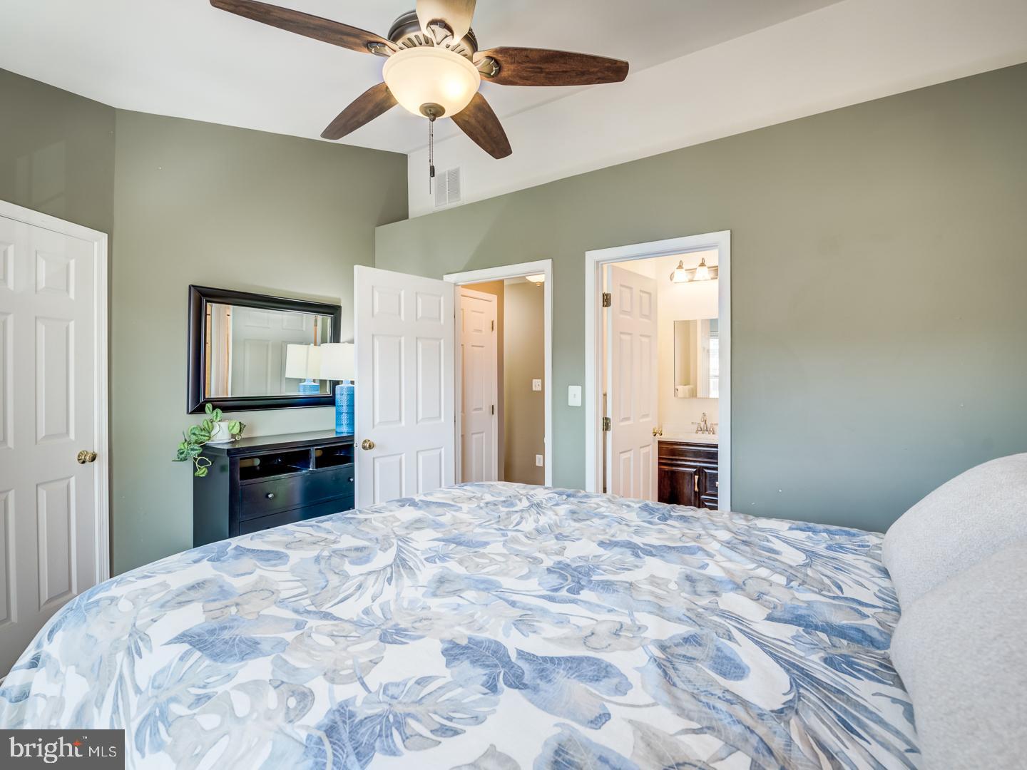 25114 Monteith Terrace Chantilly, VA 20152 - Photo 36 of 58