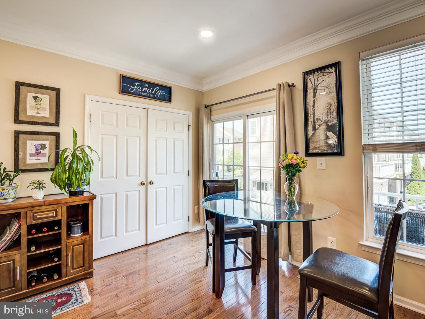 25114 Monteith Terrace Chantilly, VA 20152 - Photo 8 of 58