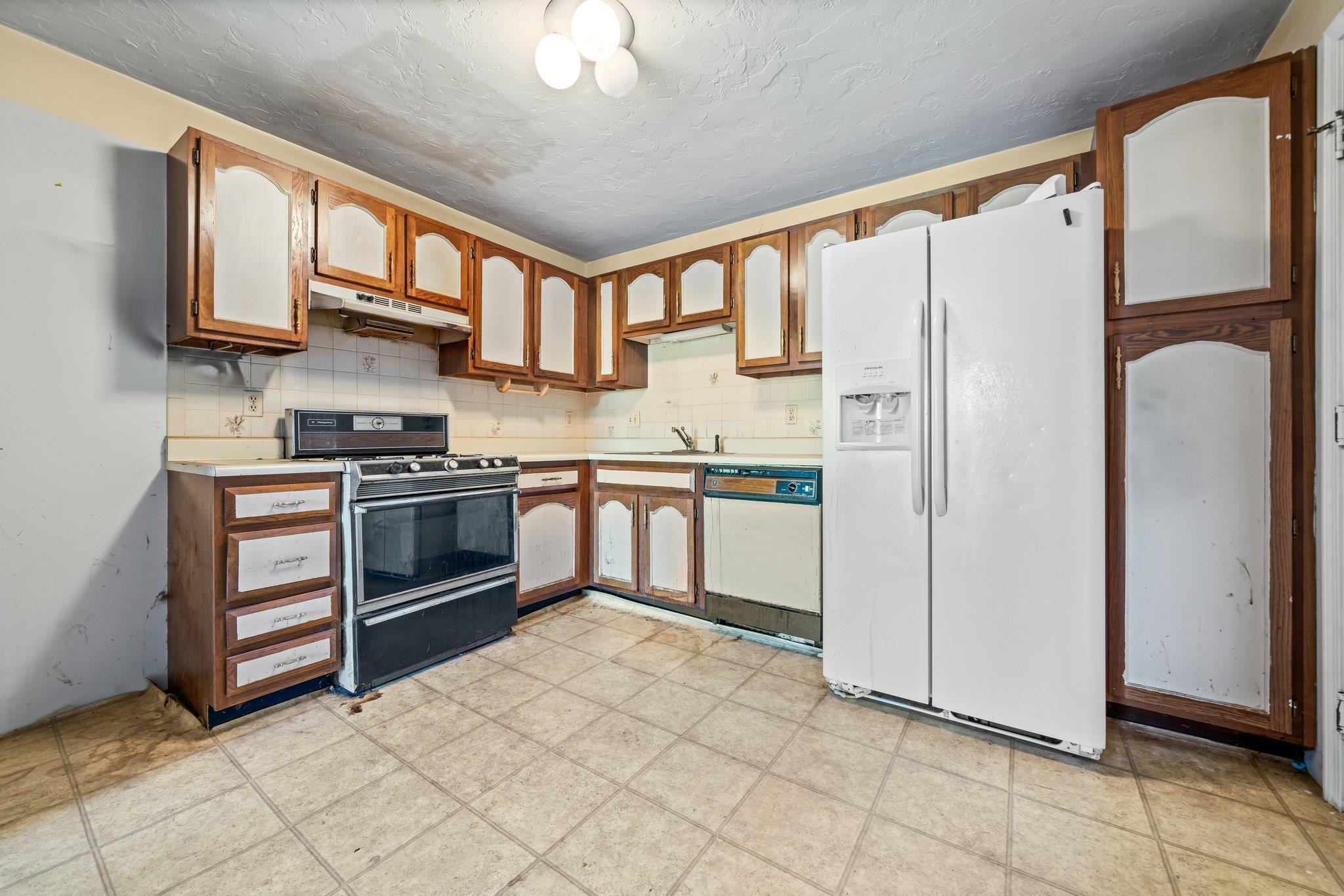 1311 Hanover Street, Unit 25 Manchester, NH 03104 - Photo 3 of 15