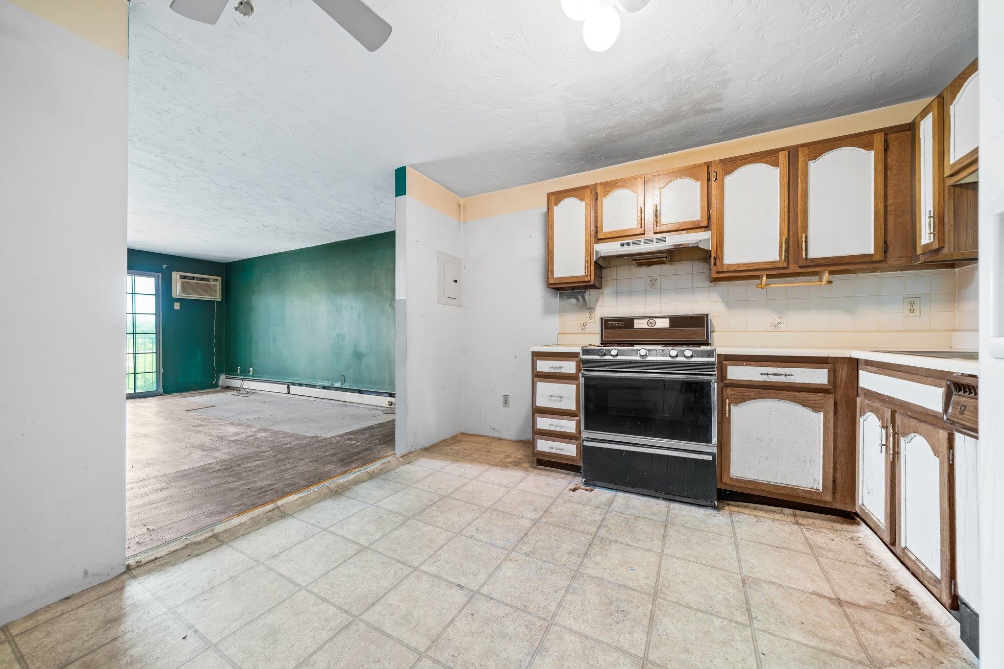 1311 Hanover Street, Unit 25 Manchester, NH 03104 - Photo 4 of 15