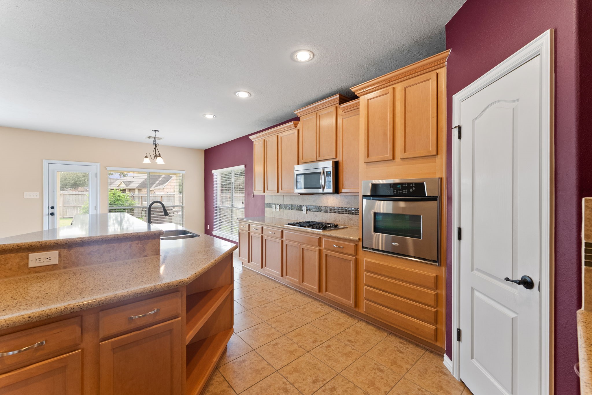 19415 Sorrell Ridge Drive Spring, TX 77388 - Photo 17 of 44 The huge kitchen has abundant counter, pantry and storage space.