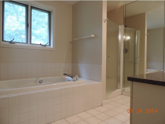 411 Elk Run Road, Unit 411 Hudson, NH 03051 - Photo 13 of 20