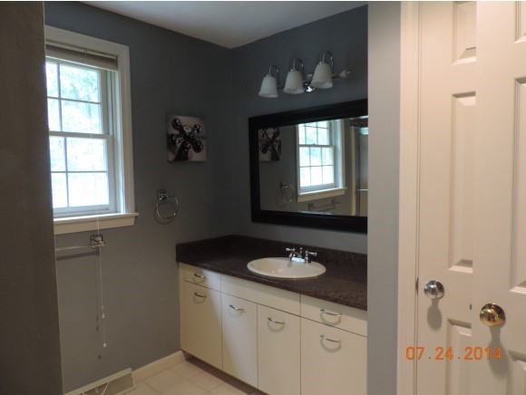 411 Elk Run Road, Unit 411 Hudson, NH 03051 - Photo 14 of 20