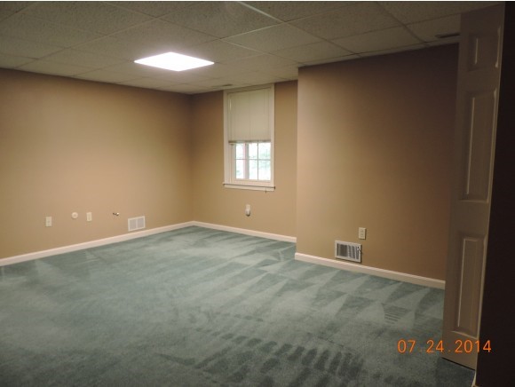 411 Elk Run Road, Unit 411 Hudson, NH 03051 - Photo 15 of 20
