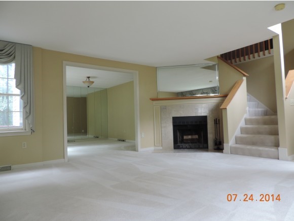411 Elk Run Road, Unit 411 Hudson, NH 03051 - Photo 4 of 20