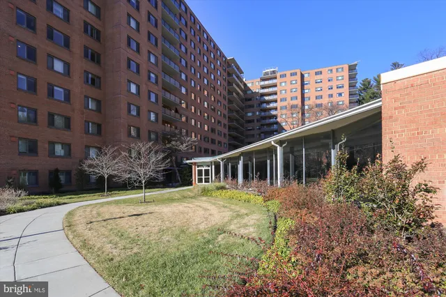 a view of building with yard