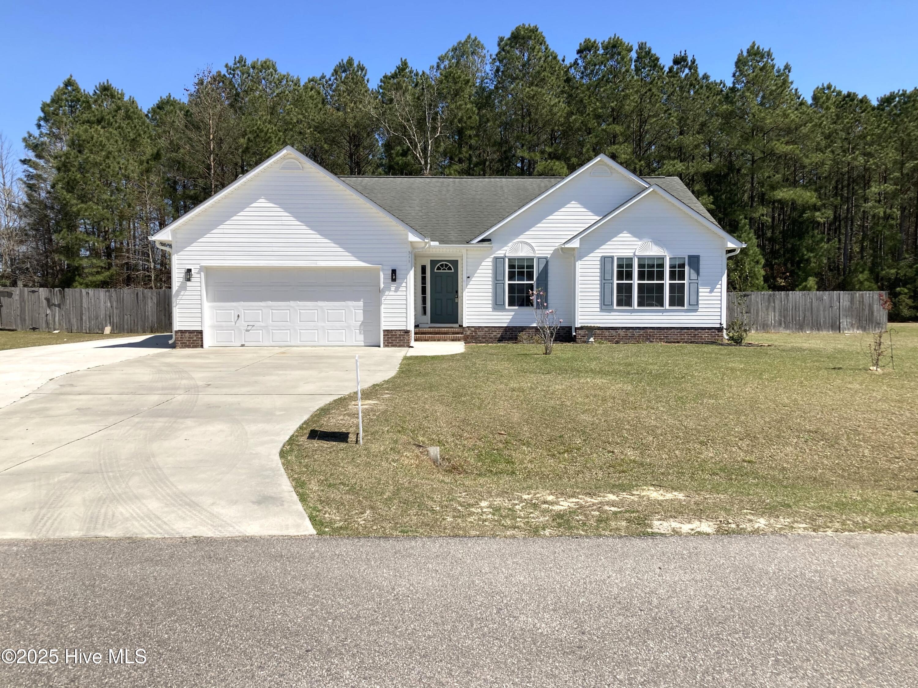 311 Springcreek Court Hubert, NC 28539 - Photo 1 of 13 IMG_2700