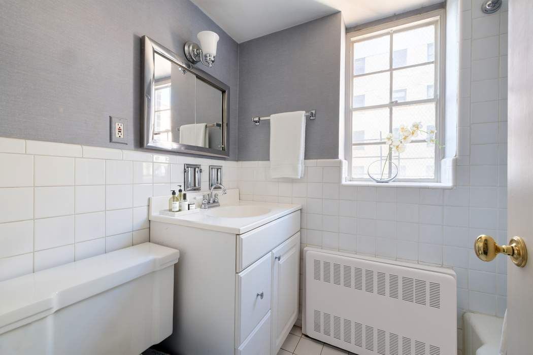 11 East 86th Street, Unit 11A Manhattan, NY 10028 - Photo 9 of 17