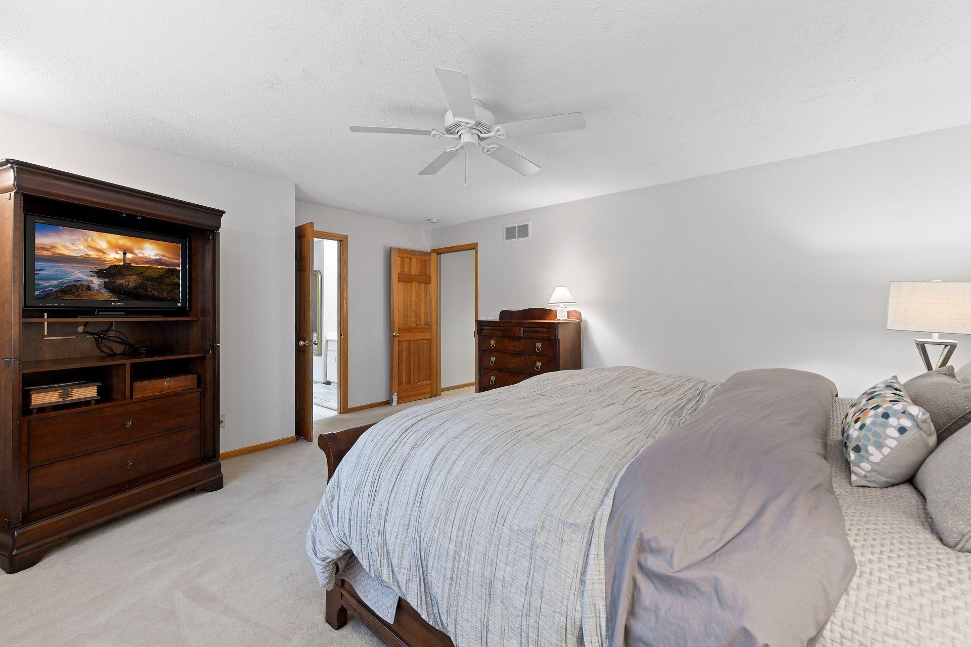 6381 Fox Path Chanhassen, MN 55317 - Photo 22 of 41 Gallery Image 22
