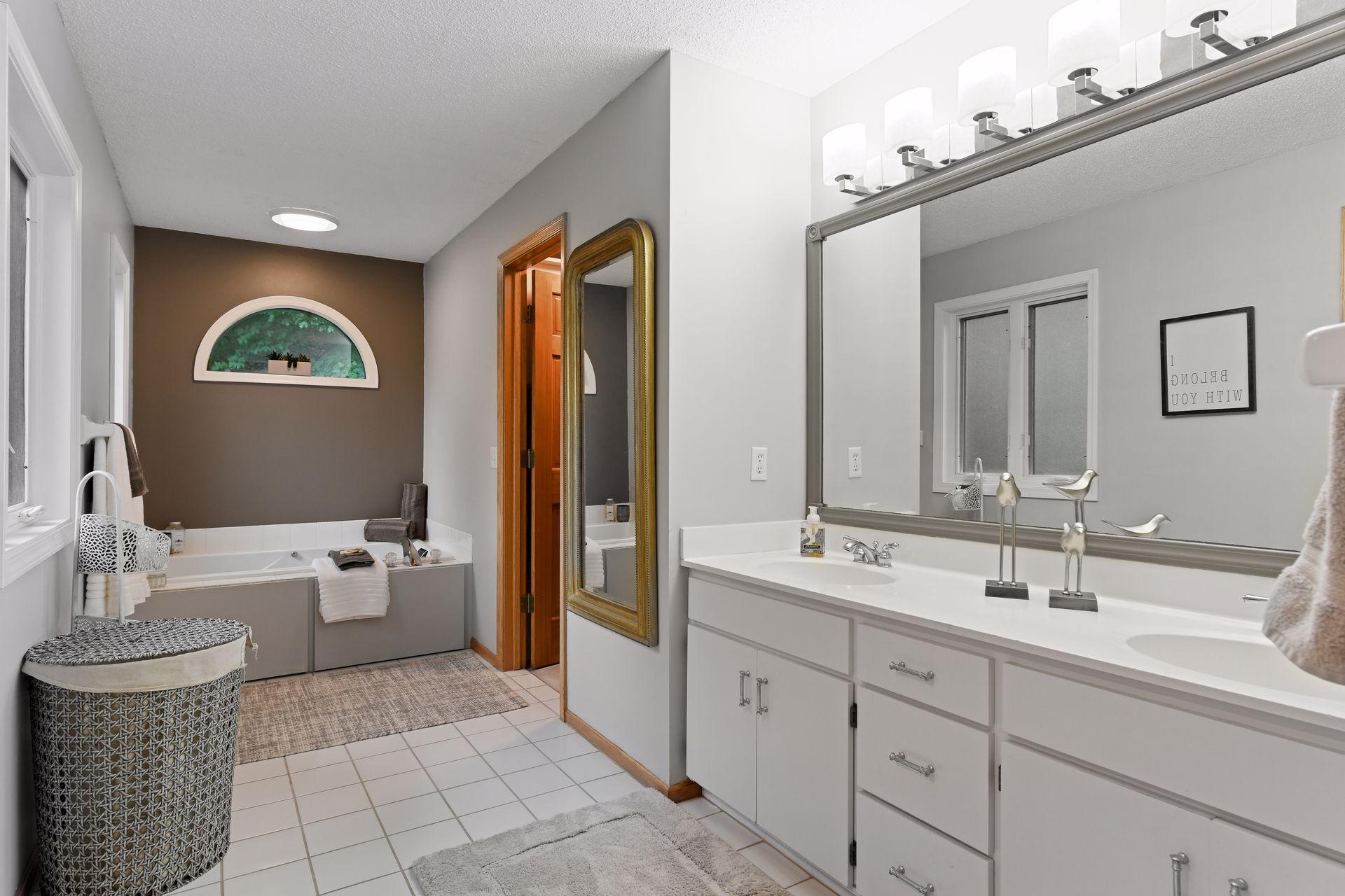 6381 Fox Path Chanhassen, MN 55317 - Photo 23 of 41 Gallery Image 23