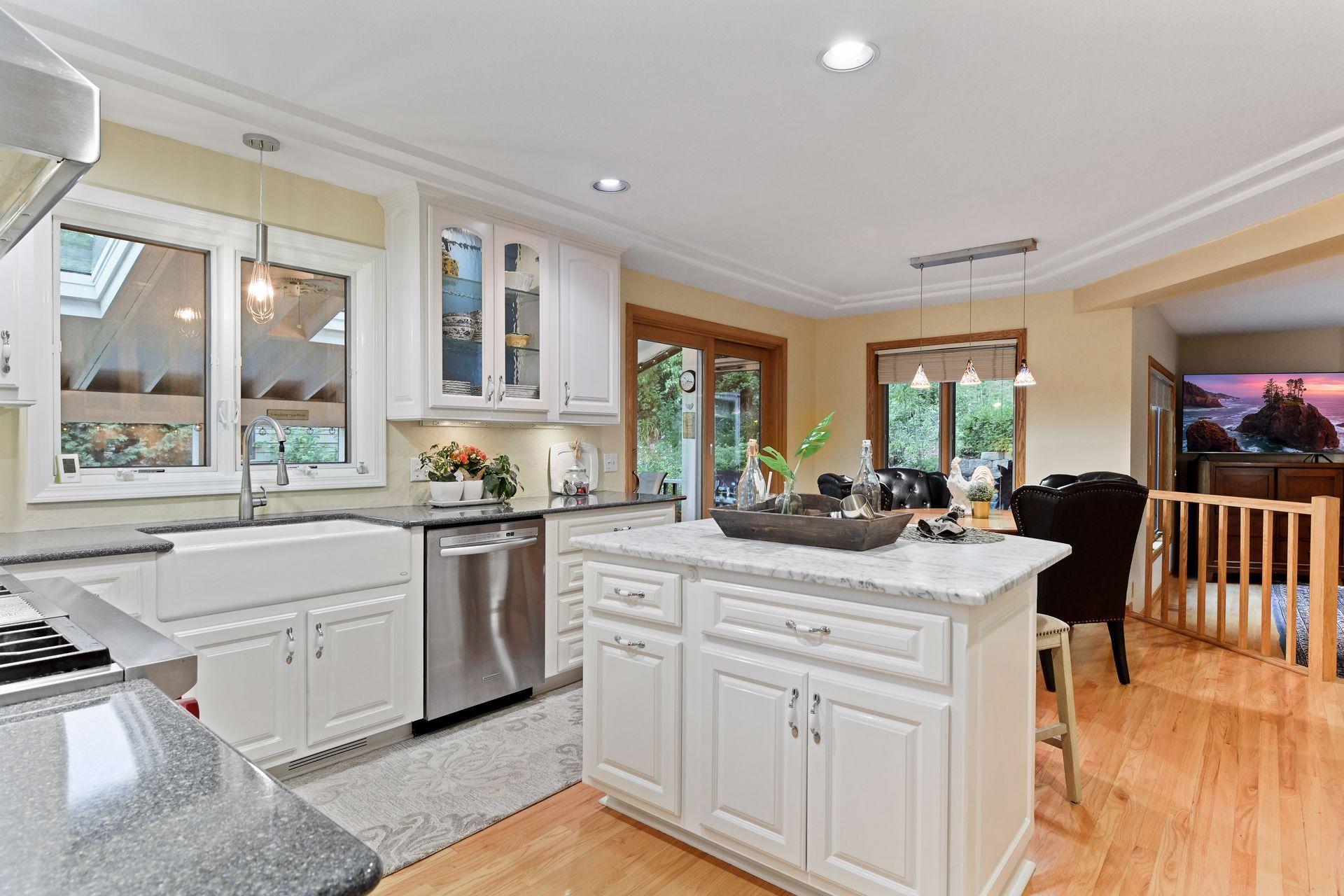 6381 Fox Path Chanhassen, MN 55317 - Photo 8 of 41 Gallery Image 8