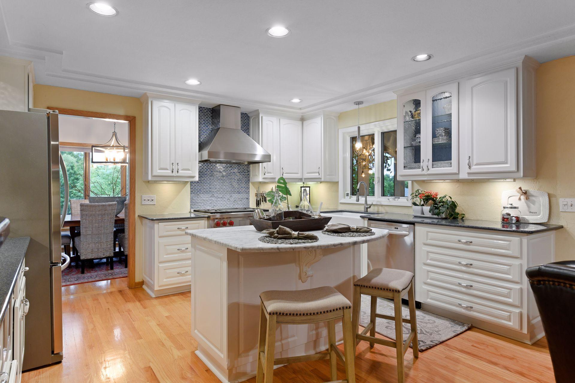 6381 Fox Path Chanhassen, MN 55317 - Photo 9 of 41 Gallery Image 9